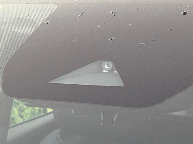 �y�C���e���W�F���g�G�}�[�W�F���V�[�u���[�L�z�t�����g�J�����őO���̎ԗ�����s�҂����m�B�Փ˂������Ȏ��͏Փ˔�Q�y���u���[�L���쓮�A�Փˉ�����T�|�[�g�B�����S�Ƀh���C�u�����y���݂��������܂��B