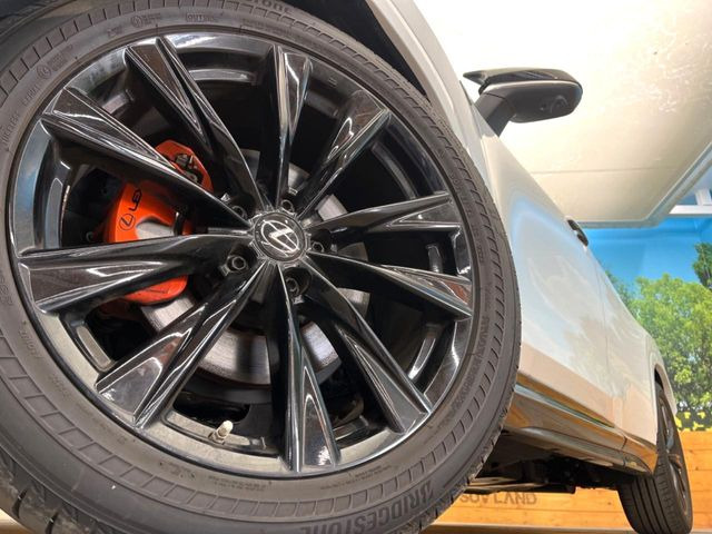 �y����20�C���`�A���~�z�C�[���z�O�ςɃ}�b�`���������A���~�z�C�[���𑕒����Ă���܂��B�e��ЊO�A���~�z�C�[����A�X�^�b�h���X�^�C�����戵�����Ă���܂��B���񂲑��k������