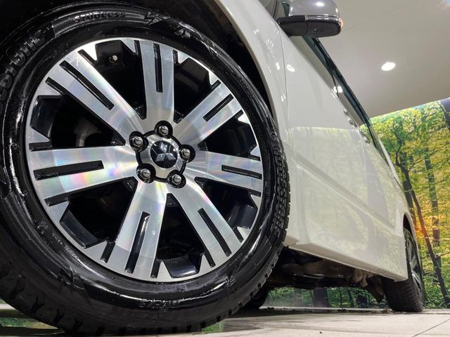 �y����18�C���`�A���~�z�C�[���z�O�ςɃ}�b�`���������A���~�z�C�[���𑕒����Ă���܂��B�e��ЊO�A���~�z�C�[����A�X�^�b�h���X�^�C�����戵�����Ă���܂��B���񂲑��k����������