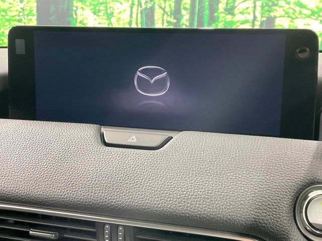 �y12.3�C���`�}�c�_�R�l�N�g�z�ԓ��̕��͋C�Ƀ}�b�`������^�f�B�X�v���C�B�X�}�z�ڑ��ł̃i�r�g�p��Bluetooth�Đ����A�l�X�ȋ@�\���y���߂܂��B�����I�ȃ_�C�������삪�\�ŁA�g��������ǍD�ł��B