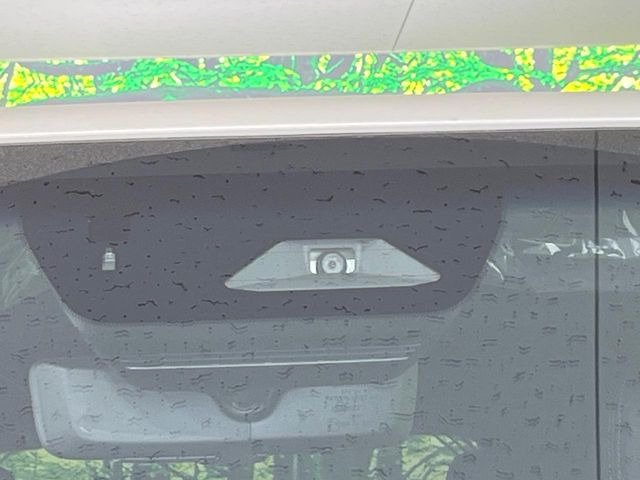 �y�g���^�Z�[�t�e�B�Z���X�z���s���ɑO���̎ԗ�����F�����A�Փ˂������Ȏ��͌x��ƃu���[�L�ŏՓˉ���Ɣ�Q�y�����A�V�X�g�B�����S�Ƀh���C�u�����y���݂��������܂��B