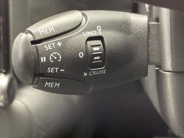 ���N���[�Y�R���g���[��:�������H�⎩���Ԑ�p���H���ɂāA�葬���q���\�ƂȂ�֗��ȋ@�\�ł��B�������ړ��̍ۂł����ɂ����֗��ɂ��g�����������܂���