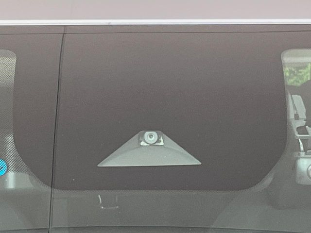 �y�G�}�[�W�F���V�[�u���[�L�z���s���ɑO���̎ԗ�����F�����A�Փ˂������Ȏ��͌x��ƃu���[�L�ŏՓˉ���Ɣ�Q�y�����A�V�X�g�B�����S�Ƀh���C�u�����y���݂��������܂��B