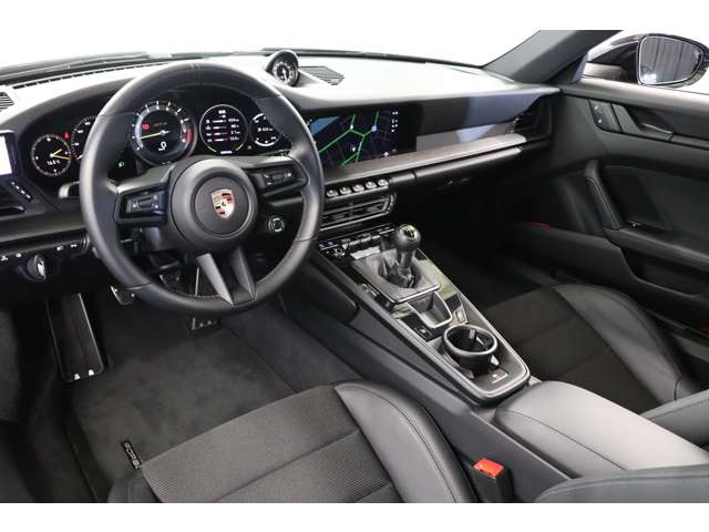 PDK�͕ϑ��̑����Ɛ��m���ɂ����Đl�Ԃ̑���𗽉킵�A�t�������ł��u���[�L���O�ł��h���C�o�[����ؗ��؂�܂���B�����ł͎h���I�ɁA�T�[�L�b�g�ł͐� �ΓI�ȐM�����������炷�����x�̍����ł��B