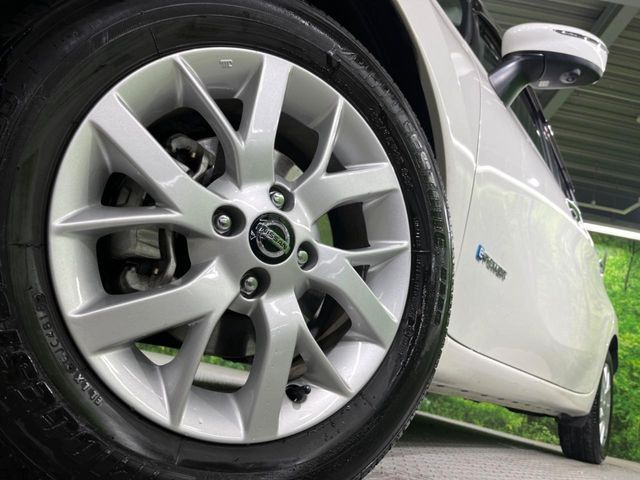 �y����15�C���`�A���~�z�C�[���z�O�ςɃ}�b�`���������A���~�z�C�[���𑕒����Ă���܂��B�e��ЊO�A���~�z�C�[����A�X�^�b�h���X�^�C�����戵�����Ă���܂��B���񂲑��k����������