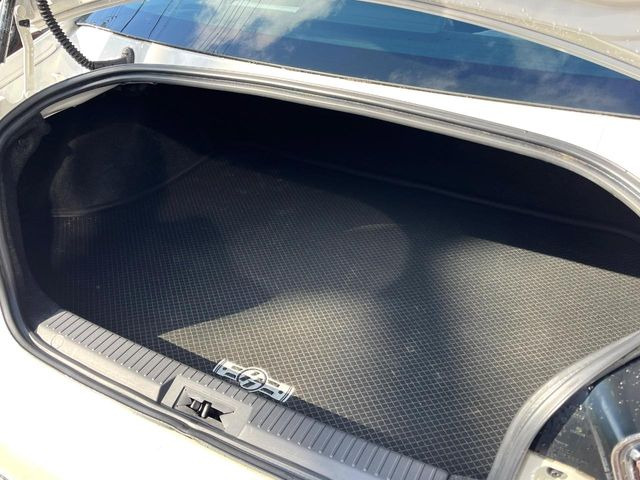 ���i�̂���������ʋ΁A���}���ɏ\���ȉ׎��X�y�[�X���m�ۂ��Ă���܂��B