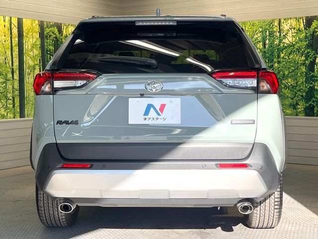 安心の最長10年・走行無制限保証(有償)をご用意。保証内容も充実はもちろん、無料点検&オイル交換や、年中無休の全国・24時間ロードサービスも付帯されておりますのでご安心下さい。