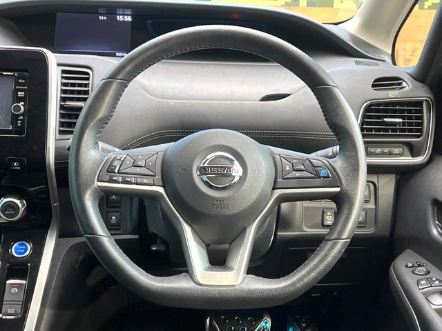 �y�����v�����X�e�A�����O�z�㎿�Ȋv���g�p���邱�ƂŁA��ɂ����������݂ƂĂ��^�]���₷���n���h���ł���