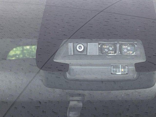 �y�g���^�Z�[�t�e�B�Z���X�z���s���ɑO���̎ԗ�����F�����A�Փ˂������Ȏ��͌x��ƃu���[�L�ŏՓˉ���Ɣ�Q�y�����A�V�X�g�B�����S�Ƀh���C�u�����y���݂��������܂��B