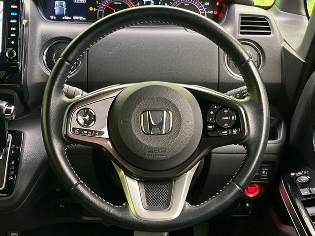 �y�X�e�A�����O�X�C�b�`�z�^�]���A�O������ڐ������炷���ƂȂ��A�I�[�f�B�I���̑��삪�\�ȕ֗��@�\!���S&���K�ȃh���C�u�����o���Ă���܂���