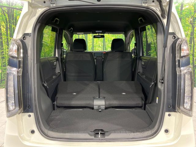 ���i�̂���������ʋ΁A���}���ɏ\���ȉ׎��X�y�[�X���m�ۂ��Ă���܂��B�Z�J���h�V�[�g��|���ƁA�傫�ȉו��̐ύڂ��\�ł���