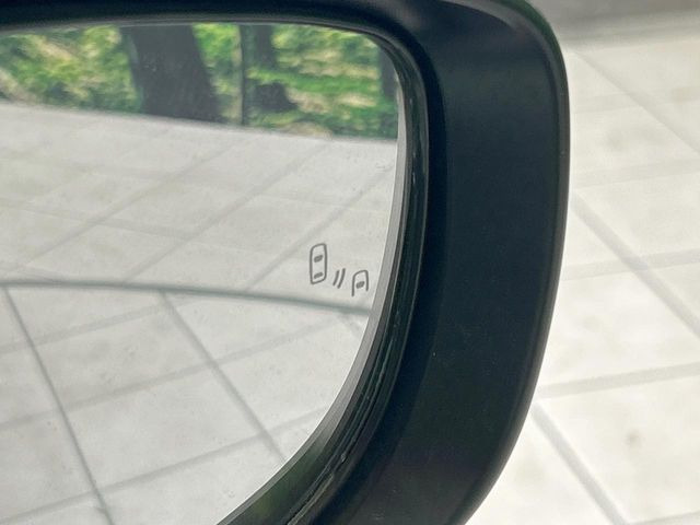 �y�u���C���h�X�|�b�g���j�^�[�z���s���A�h�A�~���[�̎��p�ɂȂ�₷���ӏ��Ɍ㑱�Ԃ��ڋ߂���ƃT�C�h�~���[�t�߂Ɍx����\���A�h���C�o�[�ɒ��ӊ��N�����Ă���܂��B