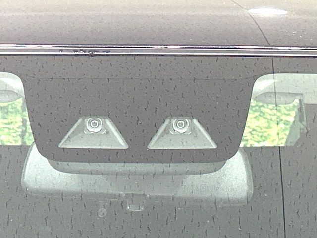 �y�X�}�[�g�A�V�X�g�z���s���ɑO���̎ԗ�����F�����A�Փ˂������Ȏ��͌x��ƃu���[�L�ŏՓˉ���Ɣ�Q�y�����A�V�X�g�B�����S�Ƀh���C�u�����y���݂��������܂��B