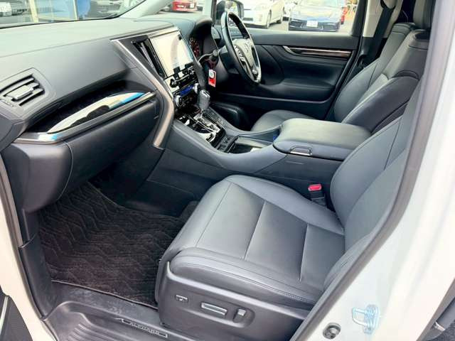 �C�ɂȂ邨�Ԃ�����܂�����E�̓d�b�ԍ����璼�ڂ��X�ɂ��₢���킹���������B�x�����@����ԗ����A��Ԃ܂łȂ�ł������������Ē����܂��B�X�^�b�t�ꓯ���A�����҂����Ă���܂��B