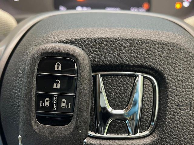 �yHonda�X�}�[�g�L�[�z�J�o����|�P�b�g�ɓ��ꂽ�܂܂ł��h�A�̎{���E�������\�ȃX�}�[�g�L�[�𑕔��B�G���W���̃I���E�I�t�����J�M�����o���K�v����������Ƃ��Ă��֗��ł���