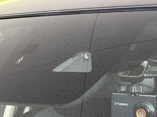 �yi-ACTIVESENSE�z���s���ɑO���̎ԗ�����F�����A�Փ˂������Ȏ��͌x��ƃu���[�L�ŏՓˉ���Ɣ�Q�y�����A�V�X�g�B�����S�Ƀh���C�u�����y���݂��������܂��B