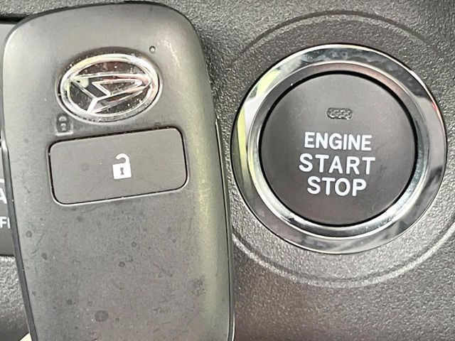 �y�L�[�t���[�V�X�e���z�J�o����|�P�b�g�ɓ��ꂽ�܂܂ł��h�A�̎{���E�������\�ȃX�}�[�g�L�[�𑕔��B�G���W���̃I���E�I�t�����J�M�����o���K�v����������Ƃ��Ă��֗��ł���