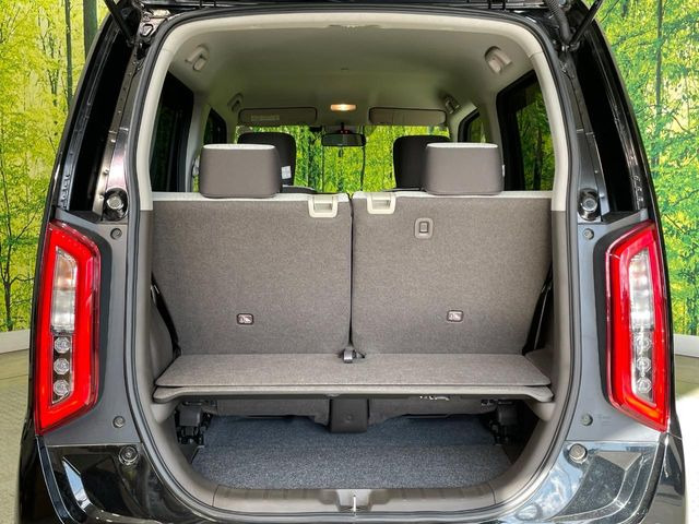 ���i�̂���������ʋ΁A���}���ɏ\���ȉ׎��X�y�[�X���m�ۂ��Ă���܂��B�Z�J���h�V�[�g��|���ƁA�傫�ȉו��̐ύڂ��\�ł���