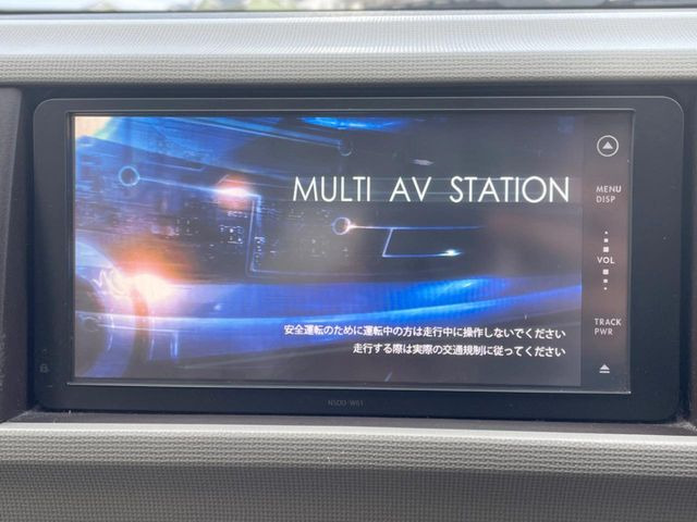 �y�����i�r�z�l�C�̏����i�r�𑕔����Ă���܂��B�i�r�̎g���₷���͂������A�I�[�f�B�I�@�\���[��!�L�����v�◷�s�͂������A�ʋ΂┃�����ȂǕ��i�̃h���C�u���y�����Ȃ�͂���