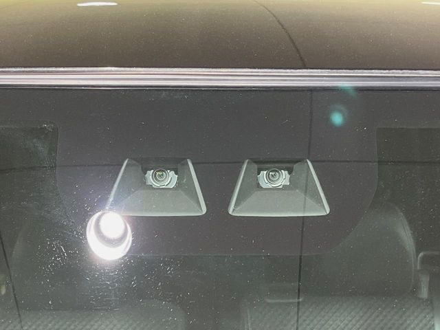 �y�X�}�[�g�A�V�X�g�z���s���ɑO���̎ԗ�����F�����A�Փ˂������Ȏ��͌x��ƃu���[�L�ŏՓˉ���Ɣ�Q�y�����A�V�X�g�B�����S�Ƀh���C�u�����y���݂��������܂��B