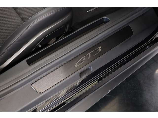 �y���y���C�I�t�@�N�g���[�Z���^�[�z�A���Ԑ��H��n�����J�j�b�N�̂ق��A �T�[�r�X�X�^�b�t���ݐЂ��v���ɂ�����ꂪ�\�ł��B�Z�[�t�e�B���[�_�[�ɂĂ��q�l�̂�����܂Ńs�b�N�A�b�v�T�[�r�X���s���Ă���܂��B