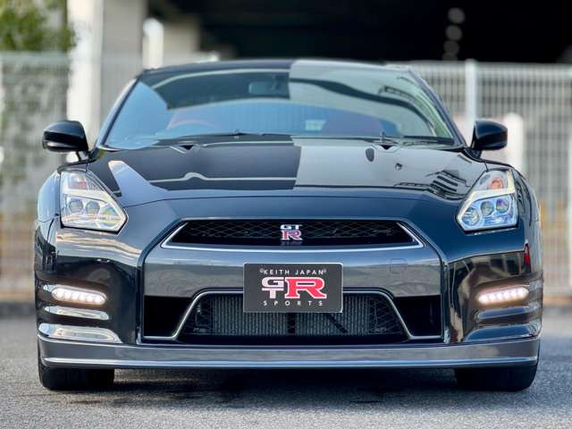 �����GT-R35 �O���[�h�̓v���~�A��ED�ł��B���x�����@�Ȃǂ��C�y�ɂ����k���������܂��B���q�l�ɂ������ԍσv�����̂��񎦁A�܂��̓I�v�V�����v�����Ȃǂ��񎦂����Ă��������܂��B