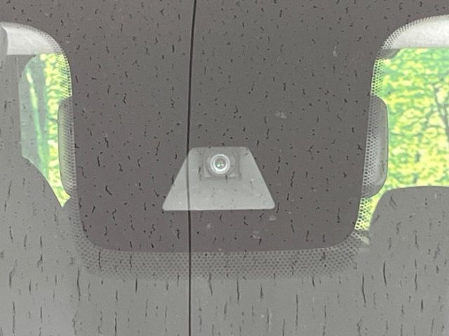 �y�C���e���W�F���g�G�}�[�W�F���V�[�u���[�L�z�t�����g�J�����őO���̎ԗ�����s�҂����m�B�Փ˂������Ȏ��͏Փ˔�Q�y���u���[�L���쓮�A�Փˉ�����T�|�[�g�B�����S�Ƀh���C�u�����y���݂��������܂��B