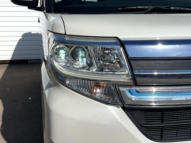 �yLED�w�b�h���C�g�z���V����ԑ��s�����ǍD�Ȏ��E���m�ۂ����S���ĉ^�]�ł��鍂�P�xLED�w�b�h���C�g�𑕔�!�_�����x�������A����d�͂��}�����Ă��܂��B