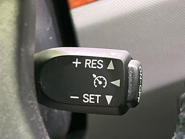 �y�N���[�Y�R���g���[���z�������H�����N���N���s�B�A�N�Z���𗣂��Ă���葬�x�ő��s���ł��A�������^�]���̕��S���y��!�����E�������ȒP�ȃX�C�b�`����Œ����ł��܂��B