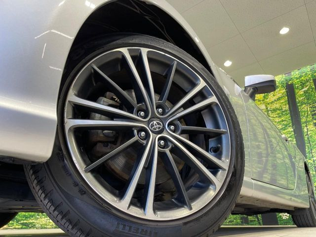 �y����17�C���`�A���~�z�C�[���z�O�ςɃ}�b�`���������A���~�z�C�[���𑕒����Ă���܂��B�e��ЊO�A���~�z�C�[����A�X�^�b�h���X�^�C�����戵�����Ă���܂��B���񂲑��k����������