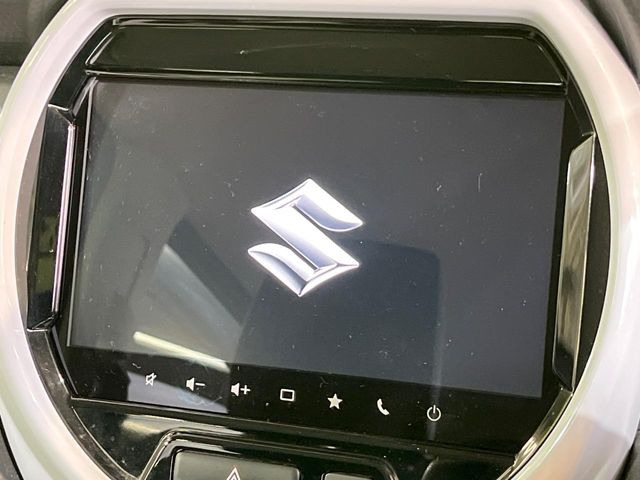 �y����9�C���`�i�r�z�l�C�̏����i�r�𑕔����Ă���܂��B�i�r�̎g���₷���͂������A�I�[�f�B�I�@�\���[��!�L�����v�◷�s�͂������A�ʋ΂┃�����ȂǕ��i�̃h���C�u���y�����Ȃ�͂���