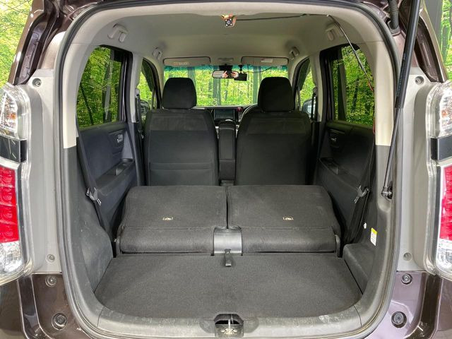 ���i�̂���������ʋ΁A���}���ɏ\���ȉ׎��X�y�[�X���m�ۂ��Ă���܂��B�Z�J���h�V�[�g��|���ƁA�傫�ȉו��̐ύڂ��\�ł���