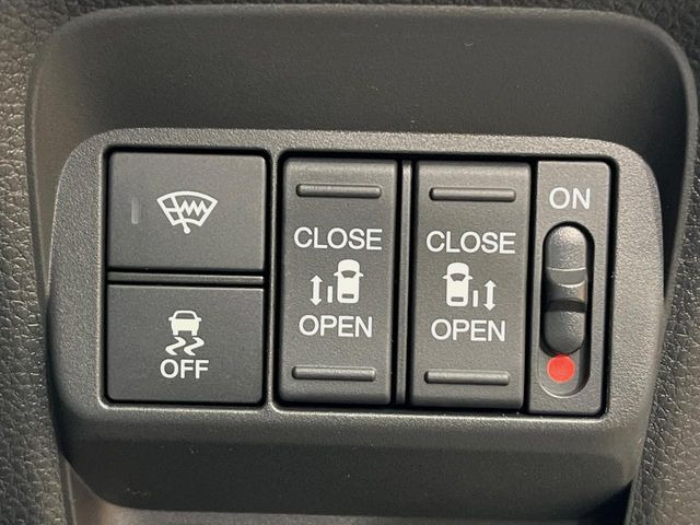 �y�����p���[�X���C�h�h�A�z�X�}�[�g�L�[��^�]�Ȃ̃X�C�b�`�Ō�ȗ����X���C�h�h�A�̊J���\���d��������͂����ăh�A���J����K�v�������A�����Ȃ��q�l�ł��ȒP�ɊJ���߂ł����K�ł���