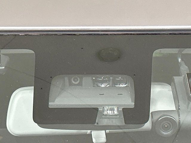 �y�X�Y�L �Z�[�t�e�B�T�|�[�g�z���s���ɑO���̎ԗ�����F�����A�Փ˂������Ȏ��͌x��ƃu���[�L�ŏՓˉ���Ɣ�Q�y�����A�V�X�g�B�����S�Ƀh���C�u�����y���݂��������܂��B