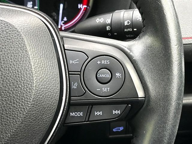 【レーダークルーズコントロール】高速道路での長距離走行が楽に!!自動で速度を保つクルーズコントロールが、衝突軽減システムと連携し、前方の車両を感知して車間を保つように速度調節してくれます!!