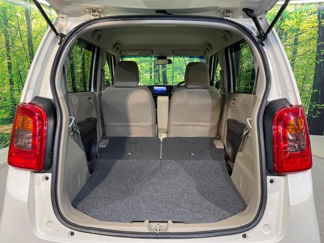 ���i�̂���������ʋ΁A���}���ɏ\���ȉ׎��X�y�[�X���m�ۂ��Ă���܂��B�Z�J���h�V�[�g��|���ƁA�傫�ȉו��̐ύڂ��\�ł���