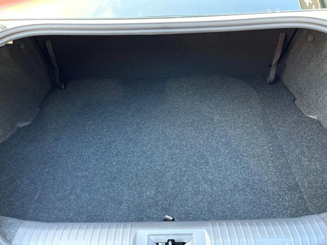 ���i�̂���������ʋ΁A���}���ɏ\���ȉ׎��X�y�[�X���m�ۂ��Ă���܂��B