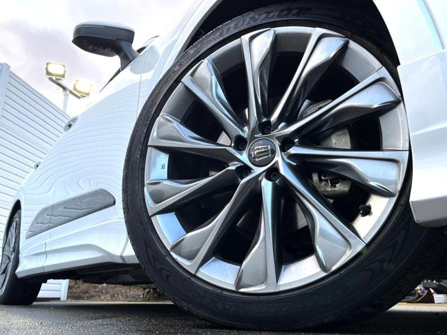 �y����21�C���`�A���~�z�C�[���z�O�ςɃ}�b�`���������A���~�z�C�[���𑕒����Ă���܂��B�e��ЊO�A���~�z�C�[����A�X�^�b�h���X�^�C�����戵�����Ă���܂��B���񂲑��k����������