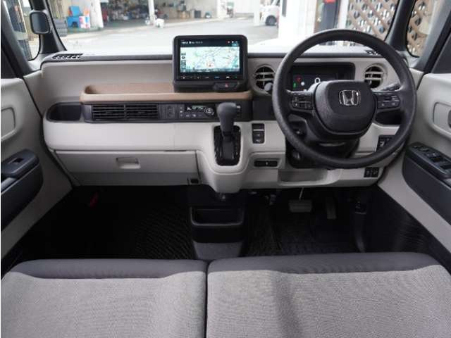 N-BOXファッションスタイル モノトーン