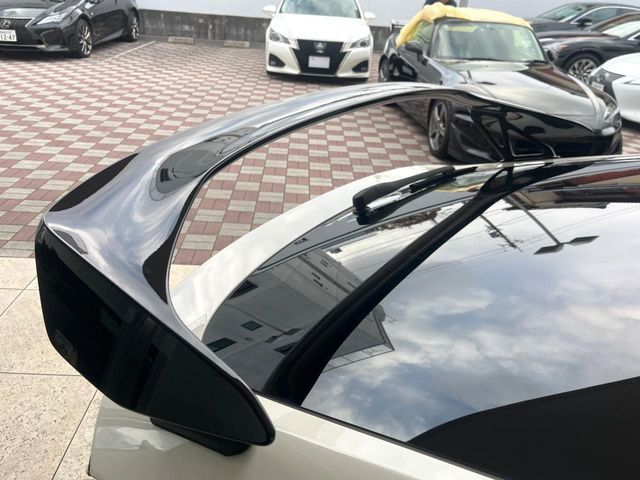 �y��^�����X�|�C���[�z�X�|�[�c�J�[�炵�����O�b�ƈ�������^�����X�|�C���[�𑕒��􍂑����s���̃X�^�r���e�B(���s���萫)����ɖ𗧂��܂��B