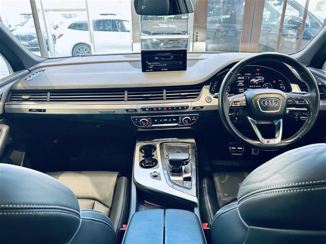 Q73.0 TFSI クワトロ Sラインパッケージ 4WD