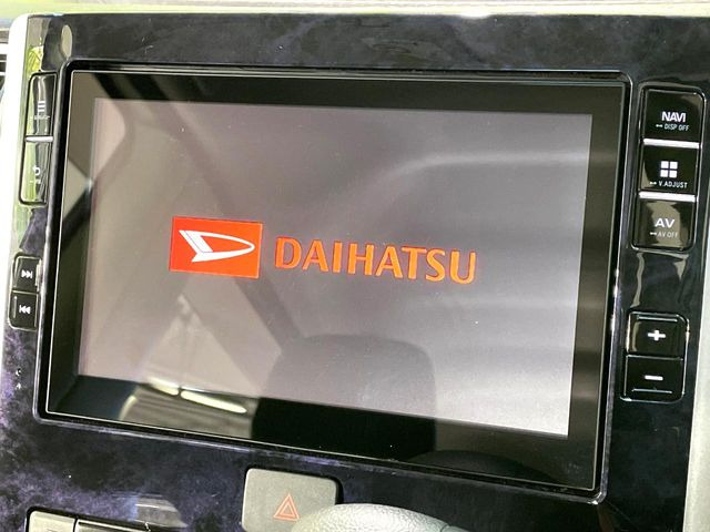 �y����8�^�i�r�z�l�C�̏����i�r�𑕔��B�I�[�f�B�I�@�\���[�����Ă���ABluetooth�ڑ�����΂������̃X�}�z��MP3�v���C���[�̉��y���Đ��\!�����̉^�]������Ɋy�����Ȃ�܂�!!