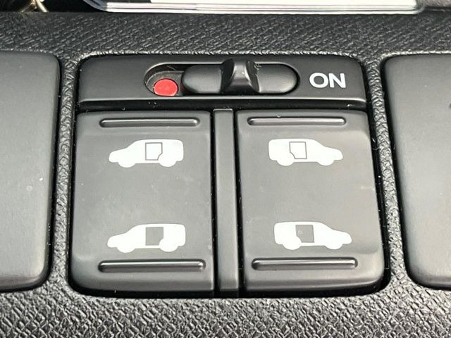 �y�����p���[�X���C�h�h�A�z�X�}�[�g�L�[��^�]�Ȃ̃X�C�b�`�Ō�ȗ����X���C�h�h�A�̊J���\���d��������͂����ăh�A���J����K�v�������A�����Ȃ��q�l�ł��ȒP�ɊJ���߂ł����K�ł���