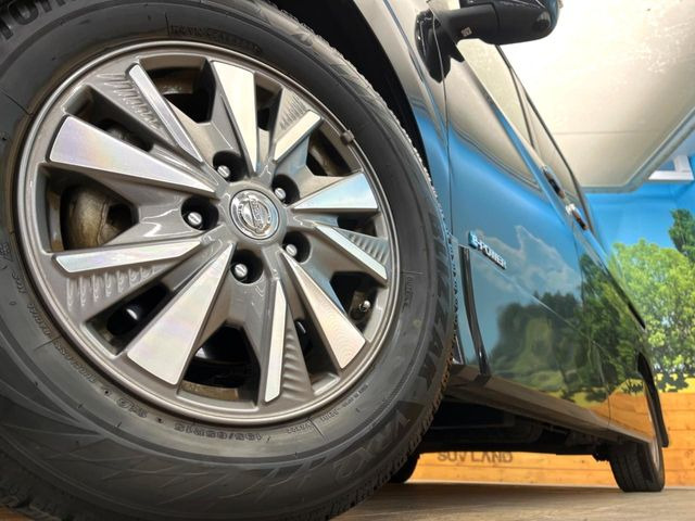 �y����15�C���`�A���~�z�C�[���z�O�ςɃ}�b�`���������A���~�z�C�[���𑕒����Ă���܂��B�e��ЊO�A���~�z�C�[����A�X�^�b�h���X�^�C�����戵�����Ă���܂��B���񂲑��k����������