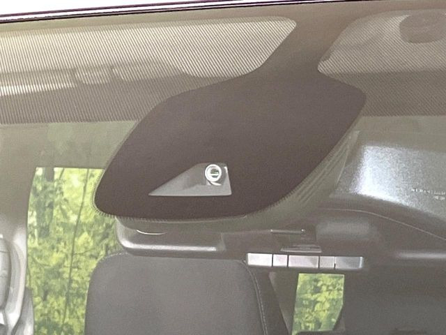 �y�G�}�[�W�F���V�[�u���[�L�z���s���ɑO���̎ԗ�����F�����A�Փ˂������Ȏ��͌x��ƃu���[�L�ŏՓˉ���Ɣ�Q�y�����A�V�X�g�B�����S�Ƀh���C�u�����y���݂��������܂��B