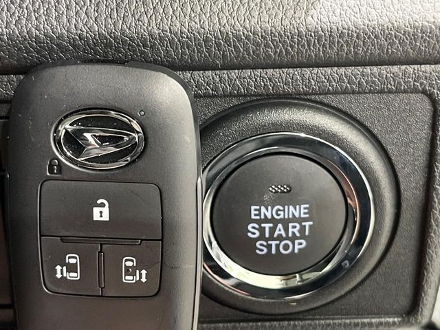 �y�L�[�t���[�V�X�e���z�J�o����|�P�b�g�ɓ��ꂽ�܂܂ł��h�A�̎{���E�������\�ȃX�}�[�g�L�[�𑕔��B�G���W���̃I���E�I�t�����J�M�����o���K�v����������Ƃ��Ă��֗��ł���