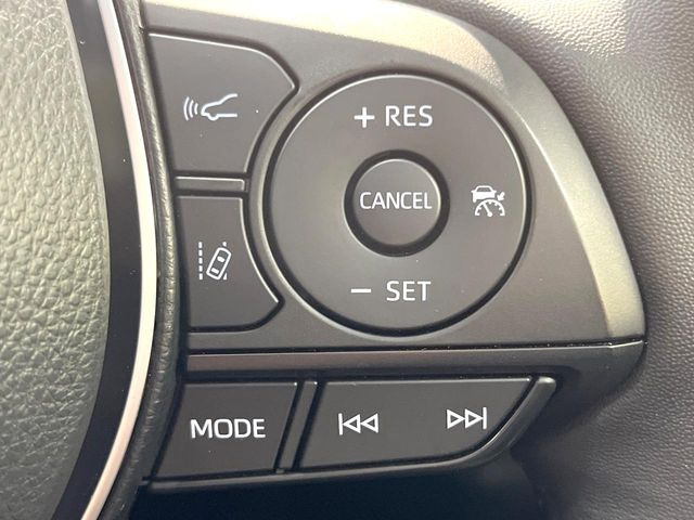 【レーダークルーズコントロール】高速道路での長距離走行が楽に!!自動で速度を保つクルーズコントロールが、衝突軽減システムと連携し、前方の車両を感知して車間を保つように速度調節してくれます!!