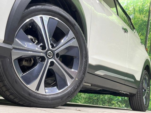 【純正17インチアルミホイール】外観にマッチした純正アルミホイールを装着しております。各種社外アルミホイールや、スタッドレスタイヤも取扱いしております。是非ご相談ください♪