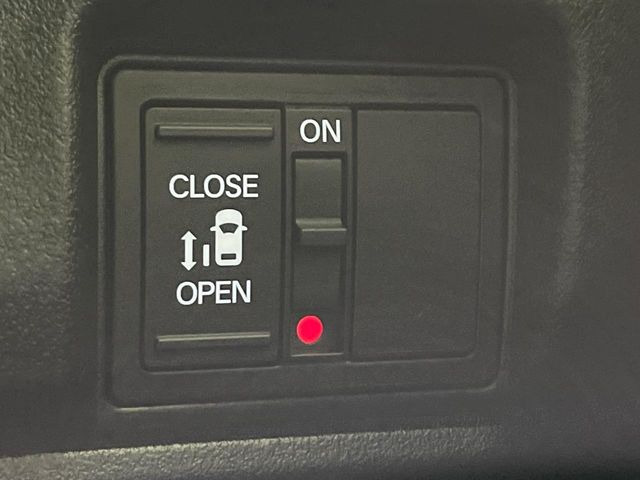 �y�p���[�X���C�h�h�A�z�X�}�[�g�L�[��^�]�Ȃ̃X�C�b�`�ŃX���C�h�h�A�̊J���\���d��������͂����ăh�A���J����K�v�������A���������q�l�ł��A�d���ו��������Ă��鎞�����N�ɊJ���߂ł��܂���