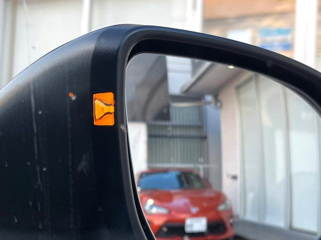 �y�u���C���h�X�|�b�g���j�^�[�z���s���A�h�A�~���[�̎��p�ɂȂ�₷���ӏ��Ɍ㑱�Ԃ��ڋ߂���ƃT�C�h�~���[�̃����Y�Ɍx����\��!�h���C�o�[�ɒ��ӊ��N�����Ă���܂��B